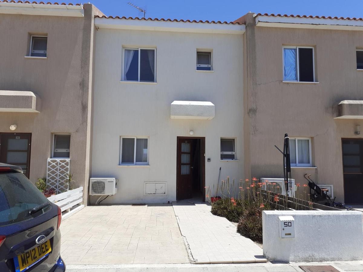 הוילה Beautiful 2-Bed House In מנדריה מראה חיצוני תמונה