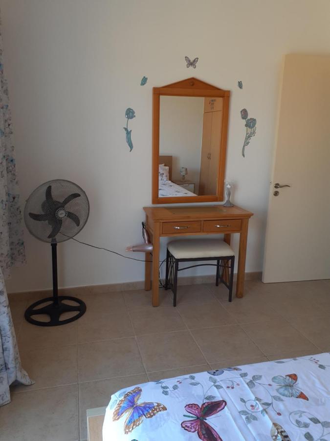 הוילה Beautiful 2-Bed House In מנדריה מראה חיצוני תמונה