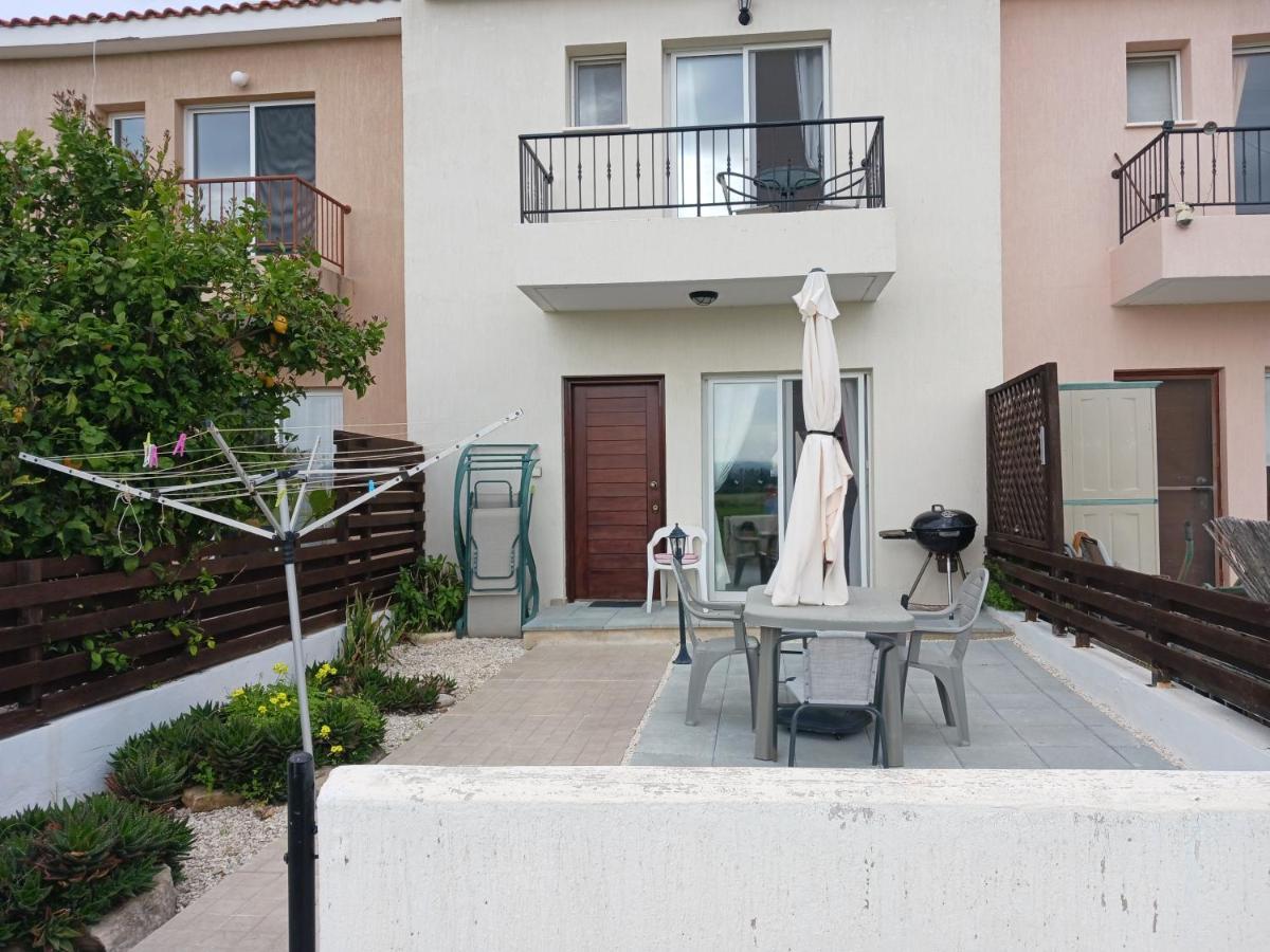 הוילה Beautiful 2-Bed House In מנדריה מראה חיצוני תמונה